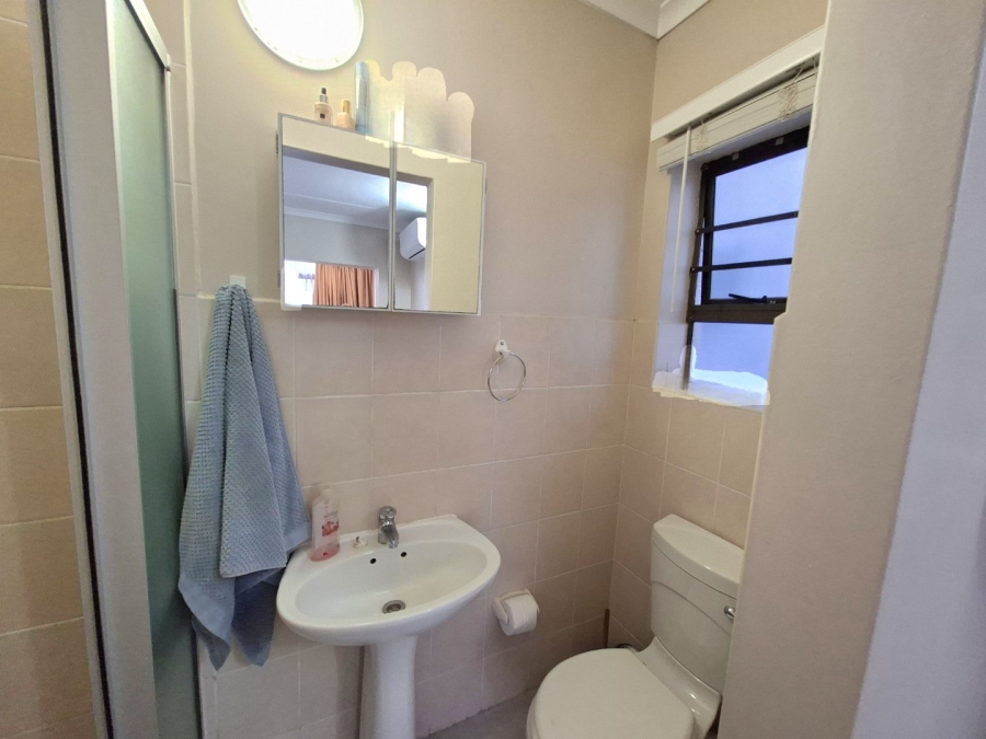 2 Bedroom Property for Sale in Vredekloof East Western Cape